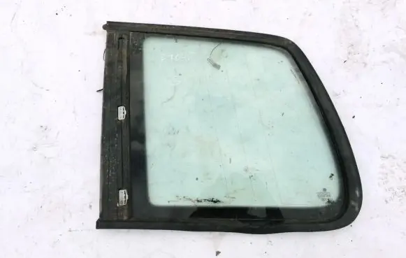 Volkswagen Touran I Rear side window
