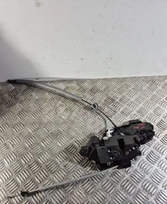 Volvo XC60 Front door lock 30799314