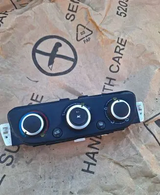 Renault Megane III Climate control unit T1001786G