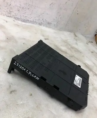 Citroen C4 I Picasso Fuse module 9664059080