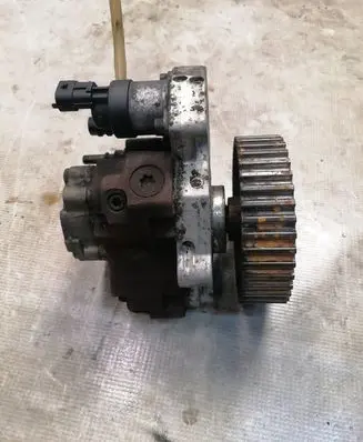 Renault Trafic II (X83) Fuel injection high pressure pump H037472