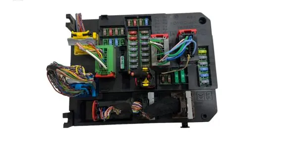 Peugeot 308 Fuse module 980668788001 S180204003B BSIQ0301