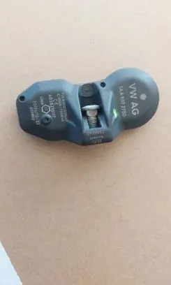 Volkswagen PASSAT B7 Tire pressure sensor 3AA907275D 4038210117 27041222