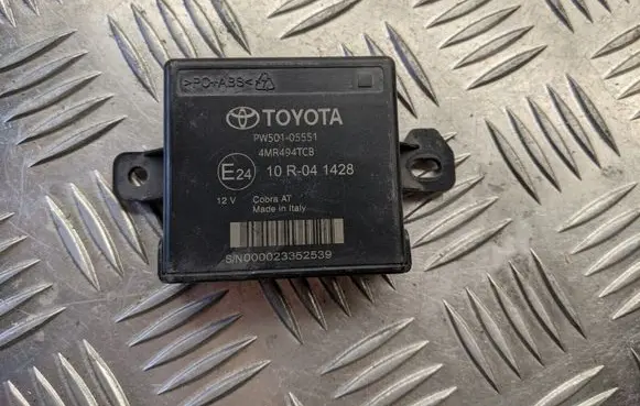 Toyota Auris E180 Comfort/convenience module 10R041428