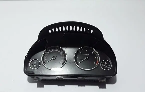BMW 5 F10 F11 Speedometer (instrument cluster) 9285195