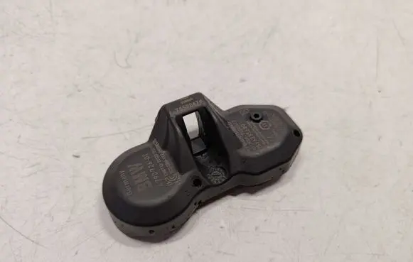 BMW X5 E70 Tire pressure sensor 8223306