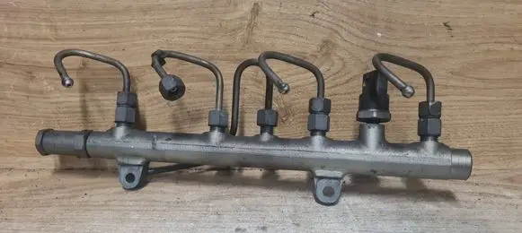 Volvo S40, V40 Fuel main line pipe 8200347176