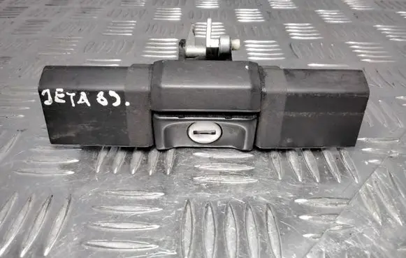 Volkswagen Jetta II Tailgate exterior lock 165827476