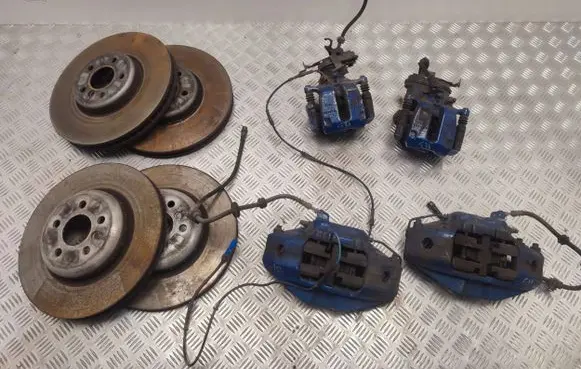 BMW 5 G30 G31 G38 Brake discs and calipers set 6875293 6875294 34116891273