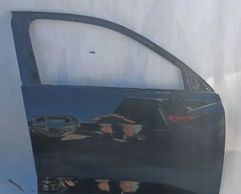 Audi Q3 F3 Front door