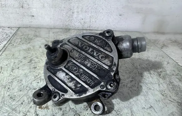 Volvo XC90 Vacuum pump 30677904