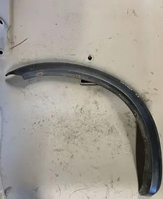 Opel Frontera B Front arch trim 