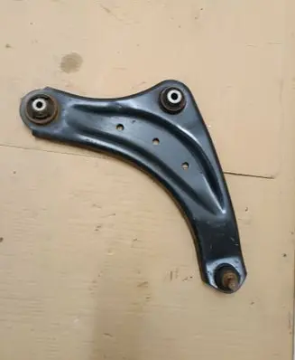 Nissan Leaf II (ZE1) Front lower control arm/wishbone
