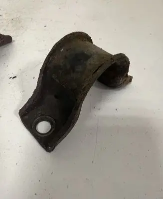 Mercedes-Benz Vito Viano W639 Sway bar bush bracket, front 