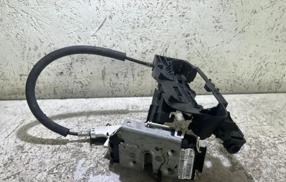 Jeep Cherokee Rear door lock P04589915AE T69KD2316 P5165