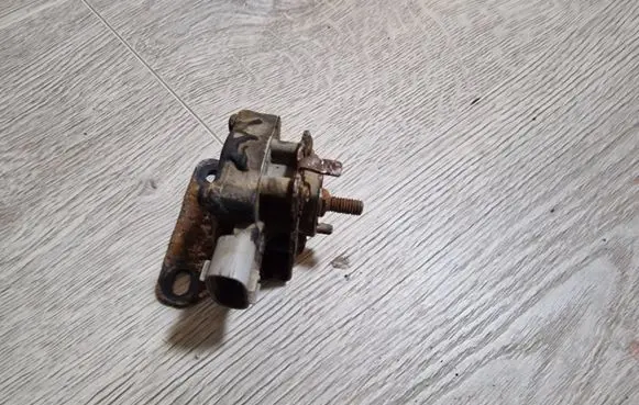Toyota Yaris Verso Air suspension front height level sensor 