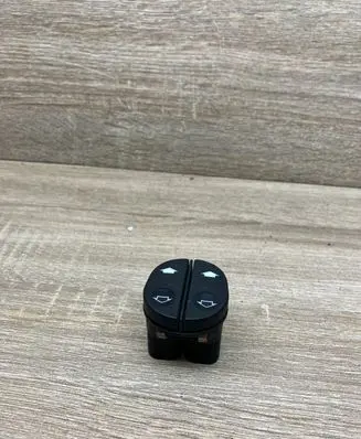 Ford Fusion Electric window control switch 03153300