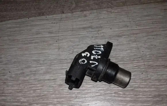 Volvo V70 Camshaft position sensor 0232103033 8631533