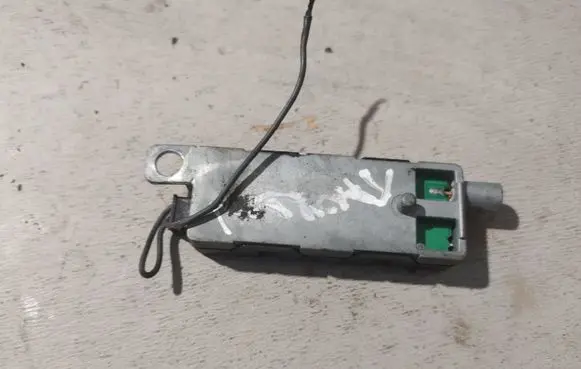 Volkswagen Touran I Antenna control unit 1T0035577 W358