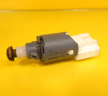 Renault Espace IV Brake pedal sensor switch 8200168238B