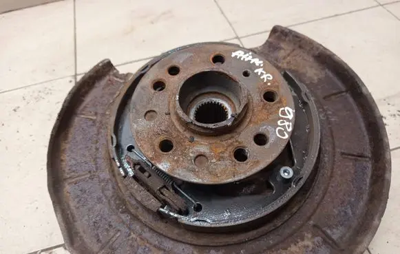 Mercedes-Benz R W251 Rear wheel hub spindle/knuckle 