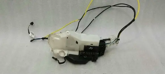Mercedes-Benz SL R230 Front door lock A2307200835