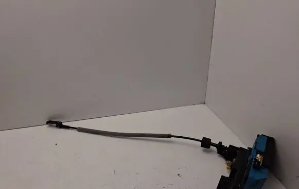 Volvo XC70 Front door lock 30699748