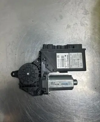 Seat Exeo (3R) Rear door window regulator motor 8E0959801E 105848204 5WK49204CBF