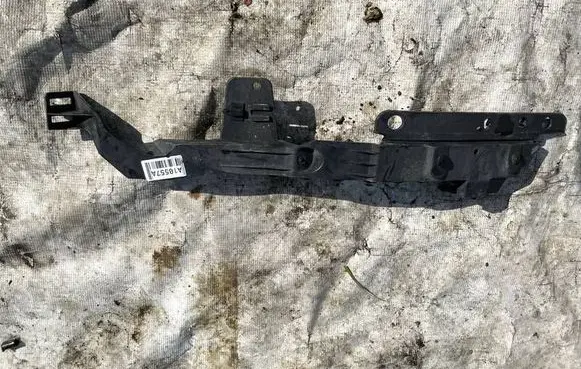 Opel Astra J Front bumper mounting bracket 13287641