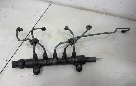 Toyota Avensis T250 Fuel main line pipe