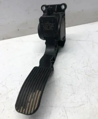 Mercedes-Benz Sprinter W906 Accelerator throttle pedal A4473000200 0280755025