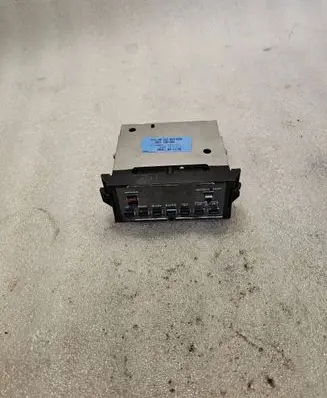 Audi V8 Climate control unit 443820043F 16123319 100200
