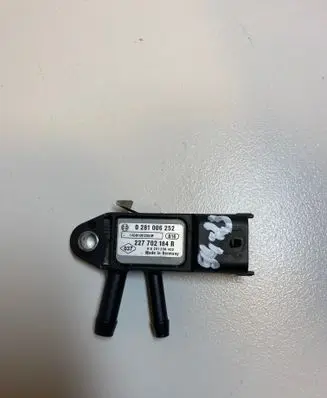 Nissan Qashqai Exhaust gas pressure sensor 0281006252