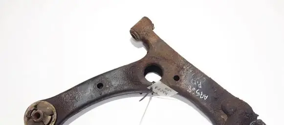 Toyota Avensis T250 Front lower control arm/wishbone