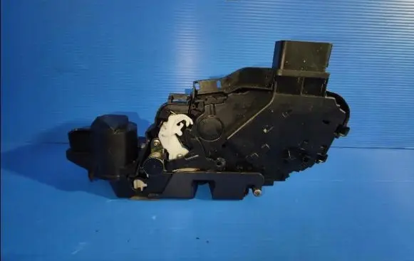 Volvo S80 Rear door lock 31253679