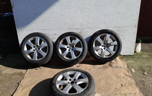 Peugeot 607 R17 alloy rim 