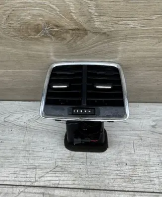 Audi Q3 8U Rear air vent grill 8U0819203A