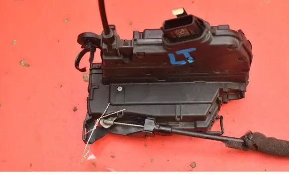 Renault Zoe Rear door lock 825037100R
