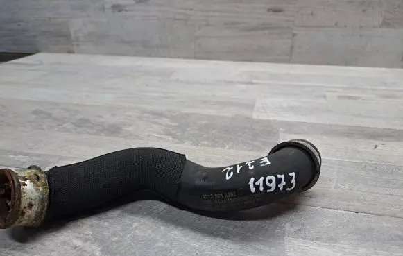 Mercedes-Benz E W212 Engine coolant pipe/hose A2125018282