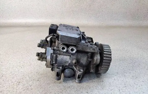 Audi A6 S6 C5 4B Fuel injection high pressure pump 059130106M 0470506037