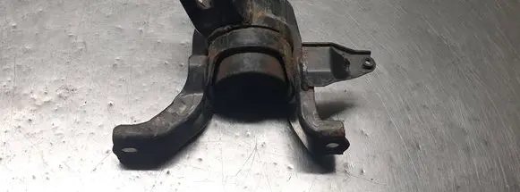 Toyota Auris 150 Engine mount bracket