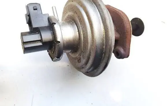 BMW 1 E81 E87 EGR valve 70068412 7801942al03