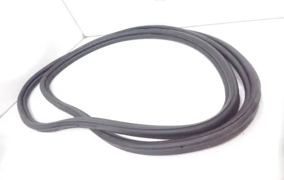 BMW 1 E81 E87 Loading door rubber seal (on body) 7141890