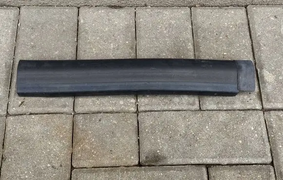 BMW X5 G05 Engine compartment rubber 7425427