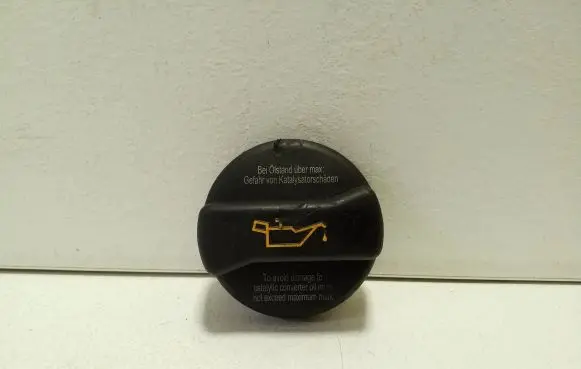Mitsubishi Outlander Oil filler cap 026103485K
