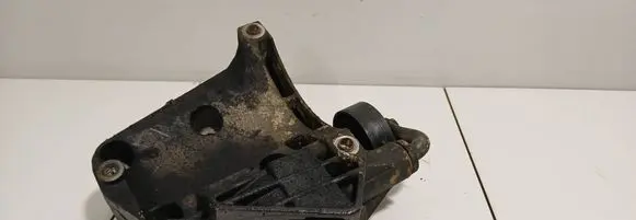 BMW 5 E60 E61 Generator/alternator bracket 7786708