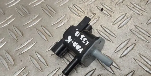 Toyota Yaris Valve vacuum 90910TC002