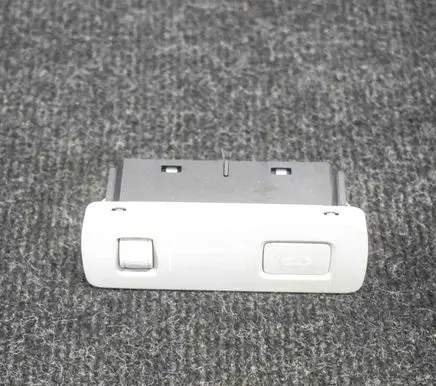 Volvo XC90 Tailgate/boot open switch button 31481439