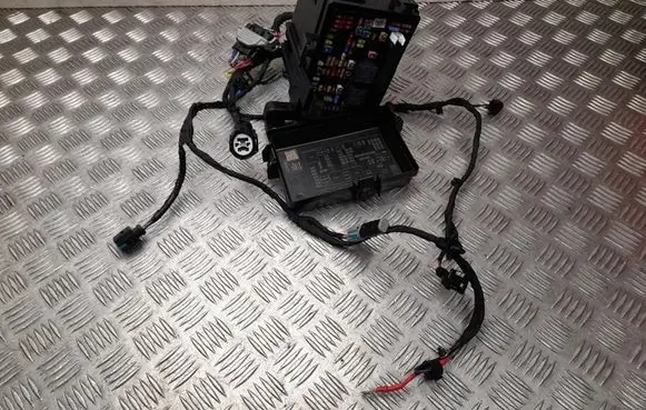 Polestar 4 Fuse box set 8893575492