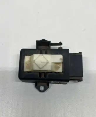 Volkswagen Golf V Seat heating relay 1K0959772